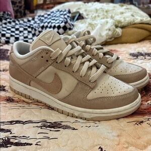 Nike low dunks and Cream Sneakers